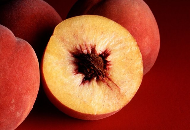 خوخ أصفر (kg)